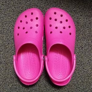 NEAR NEW Pink Crocs Clogs